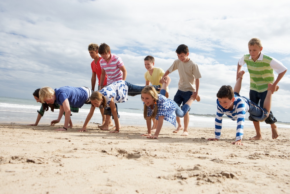 5 juegos y actividades divertidas en la playa para toda la familia •  Scripps Affiliated Medical Groups